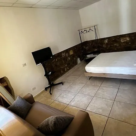 Piano Terra Nel Borgo A 5 Min Dal Mare Дом отдыха