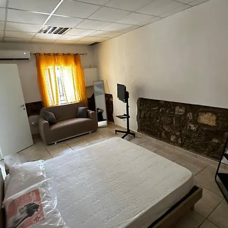 Piano Terra Nel Borgo A Circa 5 Min Dal Mare Ferienhaus