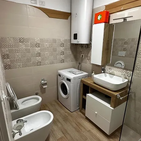 Piano Terra Nel Borgo A 5 Min Dal Mare Holiday home *