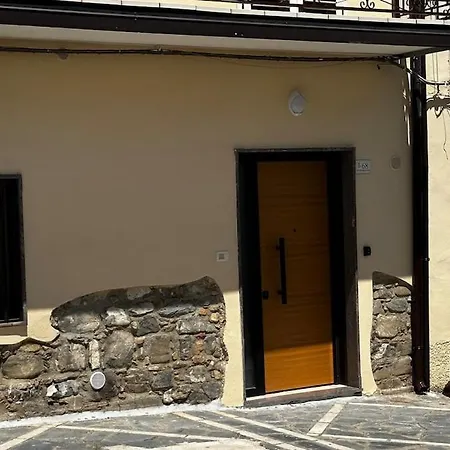 Piano Terra Nel Borgo A Circa 5 Min Dal Mare *