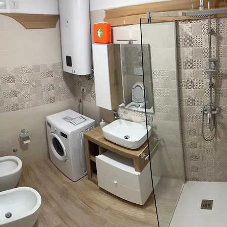 Piano Terra Nel Borgo A Circa 5 Min Dal Mare