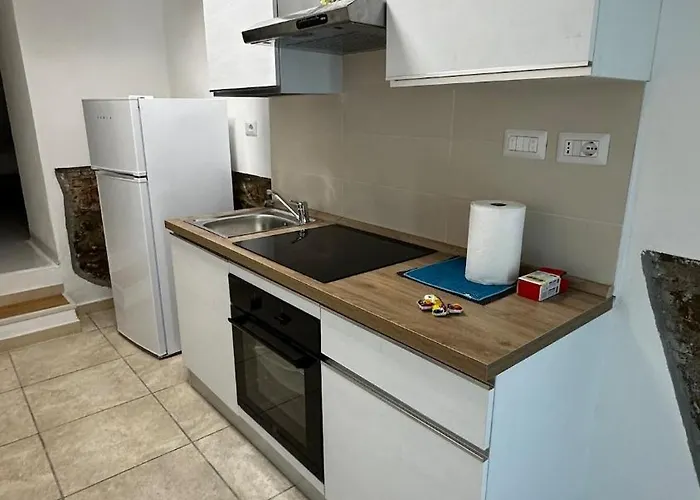 Piano Terra Nel Borgo A Circa 5 Min Dal Mare