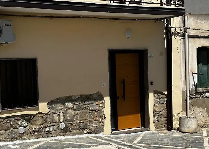 Piano Terra Nel Borgo A Circa 5 Min Dal Mare *